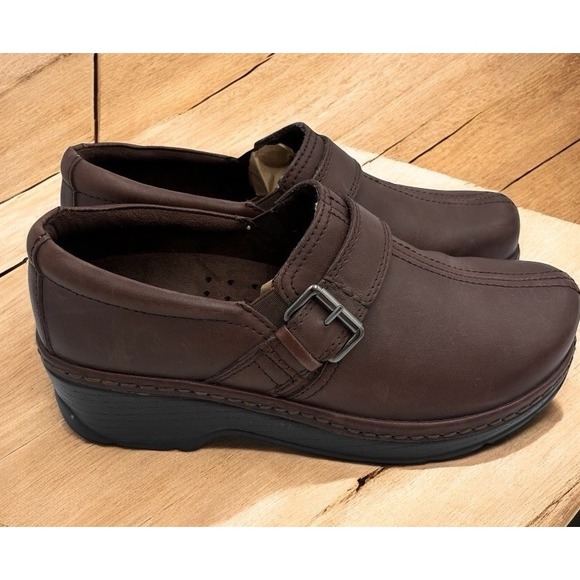 KLOGS Mule Clog Brown Leather Upper Slip Resistant Women's Shoes SZ  9.5 M - Picture 1 of 15